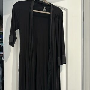 Kindred Beverly maternity nursing robe size s/m great condition lightly worn